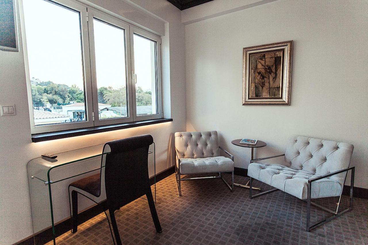 Andromeda Downtown Suites เอเธนส์ ภายนอก รูปภาพ