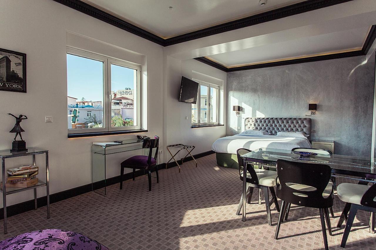 Andromeda Downtown Suites เอเธนส์ ภายนอก รูปภาพ