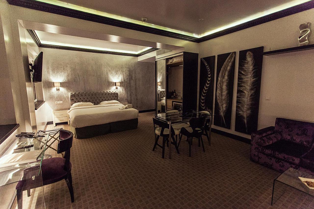 Andromeda Downtown Suites เอเธนส์ ภายนอก รูปภาพ